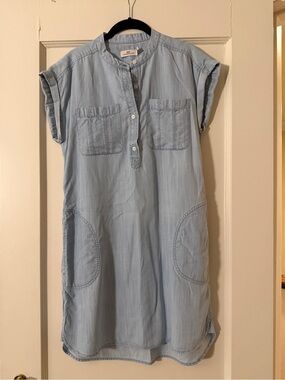 Vineyard Vines Light Blue Chambray Shirt Dress - size 10